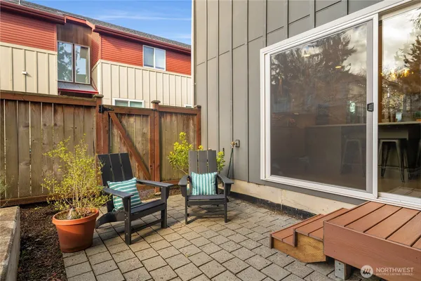 $1,750,000 | 10317 Sand Point Way Northeast, Seattle, WA 98125