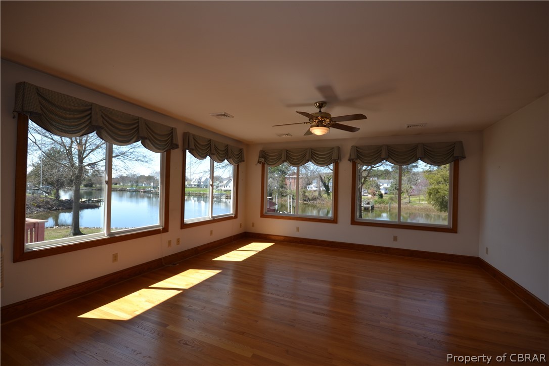 354 Sutton Avenue Reedville, VA 22539 - Photo 8 of 27