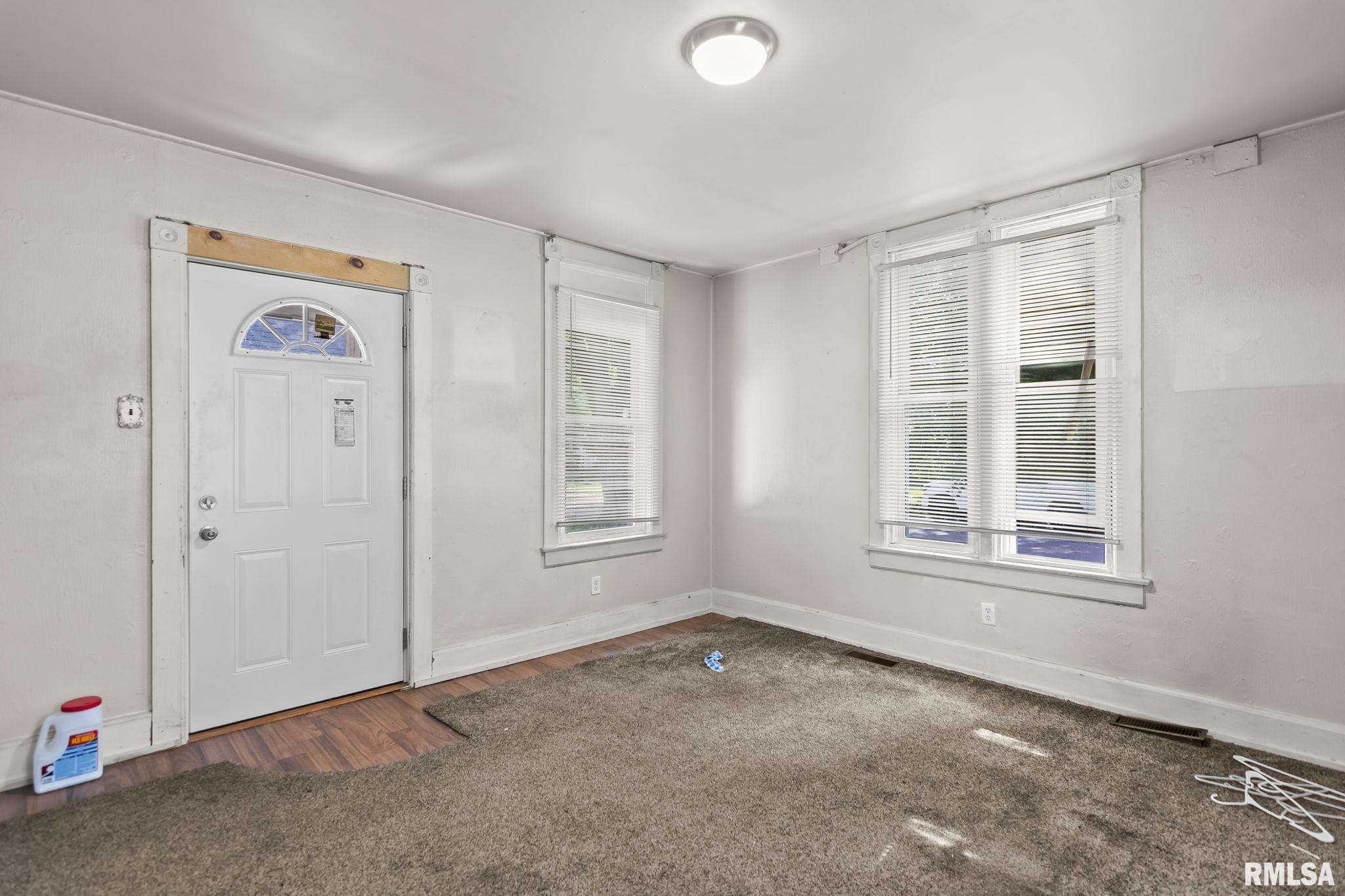 1164 North 3rd Street Springfield, IL 62702 - Photo 2 of 24