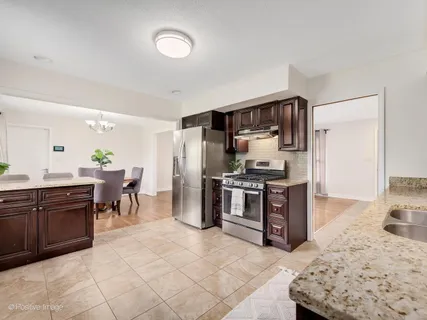 $435,000 | 720 East 22nd Street, Lombard, IL 60148