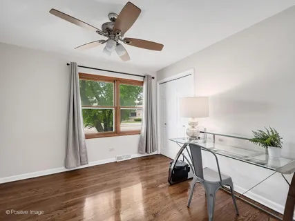 $435,000 | 720 East 22nd Street, Lombard, IL 60148