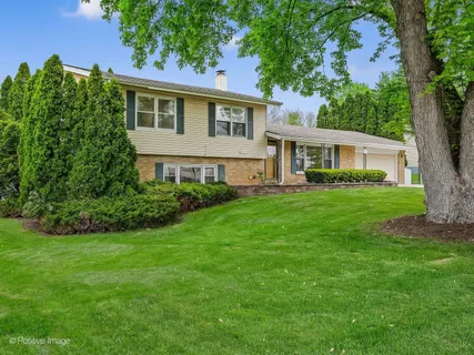 $435,000 | 720 East 22nd Street, Lombard, IL 60148