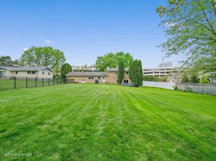 $435,000 | 720 East 22nd Street, Lombard, IL 60148