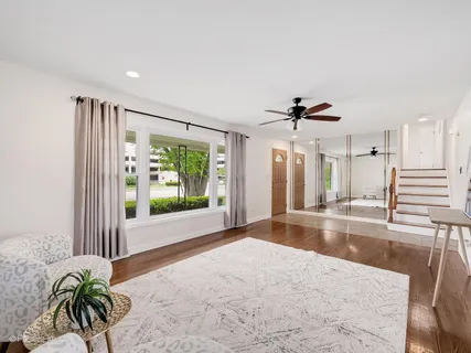 $435,000 | 720 East 22nd Street, Lombard, IL 60148