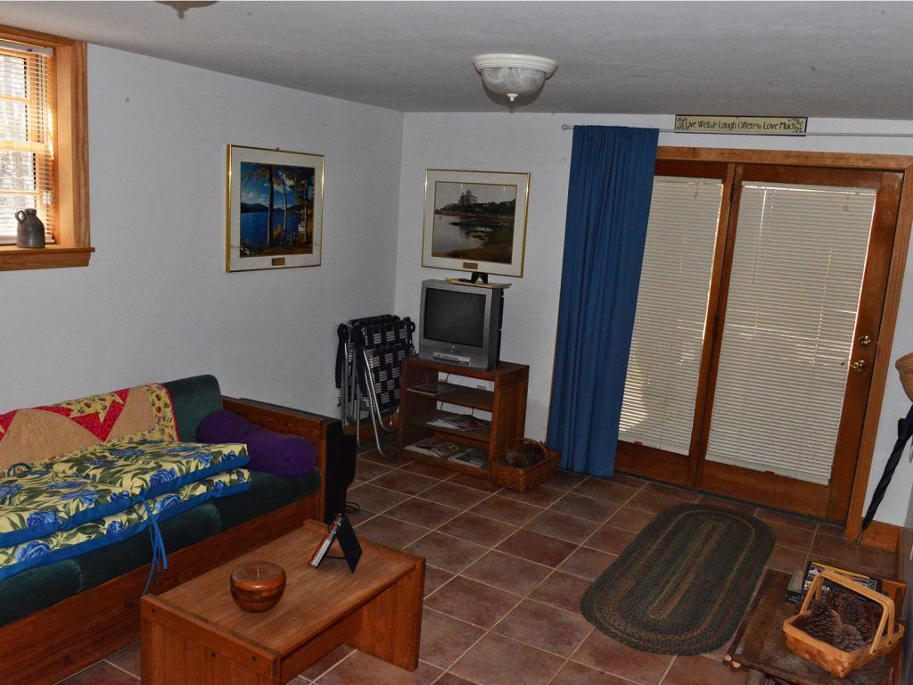 29 Foxglove Road Gilford, NH 03249 - Photo 14 of 30