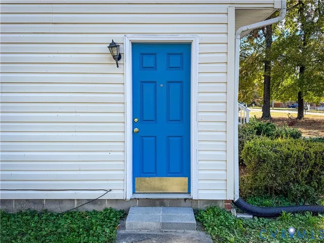 a view of entrance of house