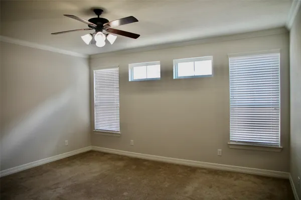 $3,000 | 28 West Oaks Drive, Houston, TX 77058