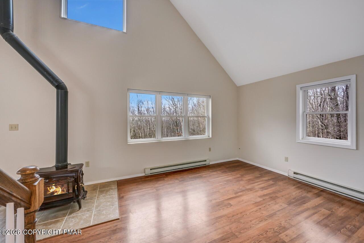 26 Seneca Road Albrightsville, PA 18210 - Photo 21 of 53 LIving Room