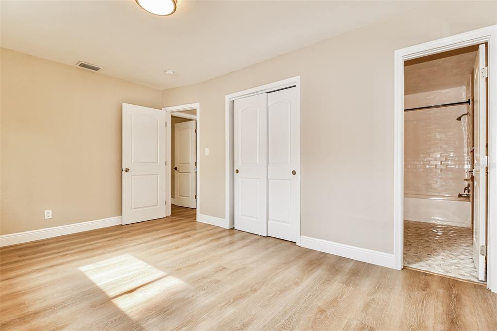 10293 Satsuma Road Seminole, FL 33772 - Photo 13 of 21 Gallery Image 13