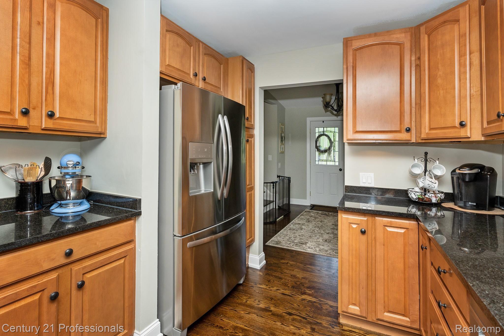 1155 Portsmouth Road Rochester, MI 48309 - Photo 14 of 60 Portsmouth MLS-016.jpg