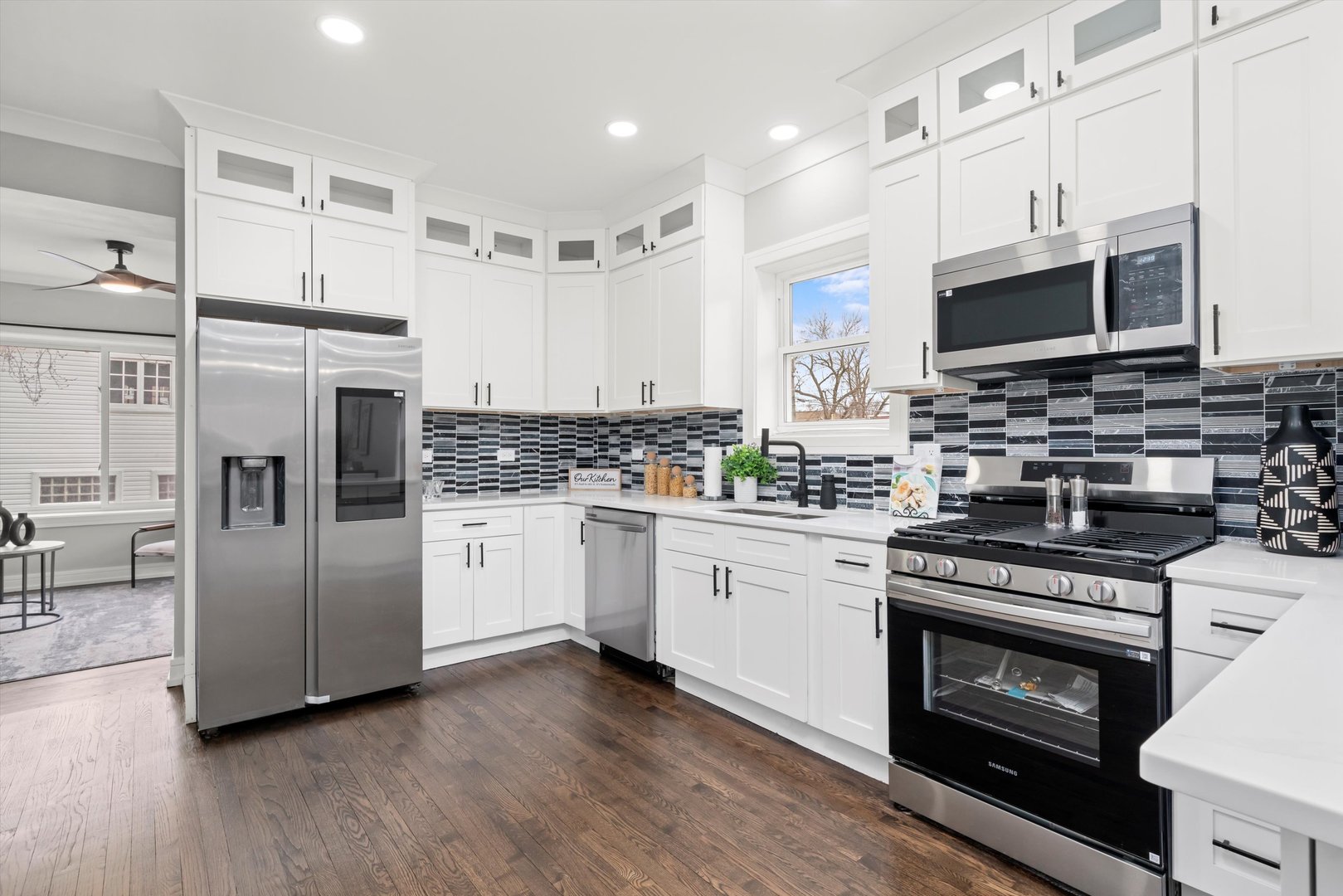 7747 South Rhodes Avenue Chicago, IL 60619 - Photo 12 of 43 Gallery Image 12