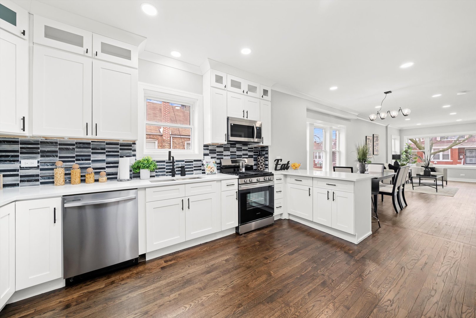 7747 South Rhodes Avenue Chicago, IL 60619 - Photo 13 of 43 Gallery Image 13