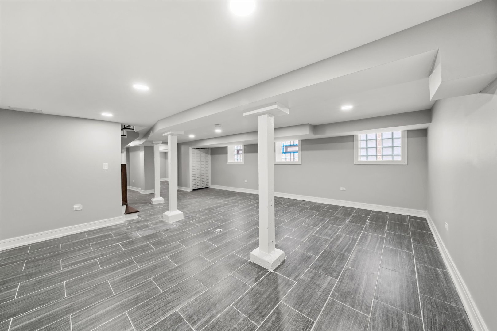 7747 South Rhodes Avenue Chicago, IL 60619 - Photo 28 of 43 Gallery Image 28