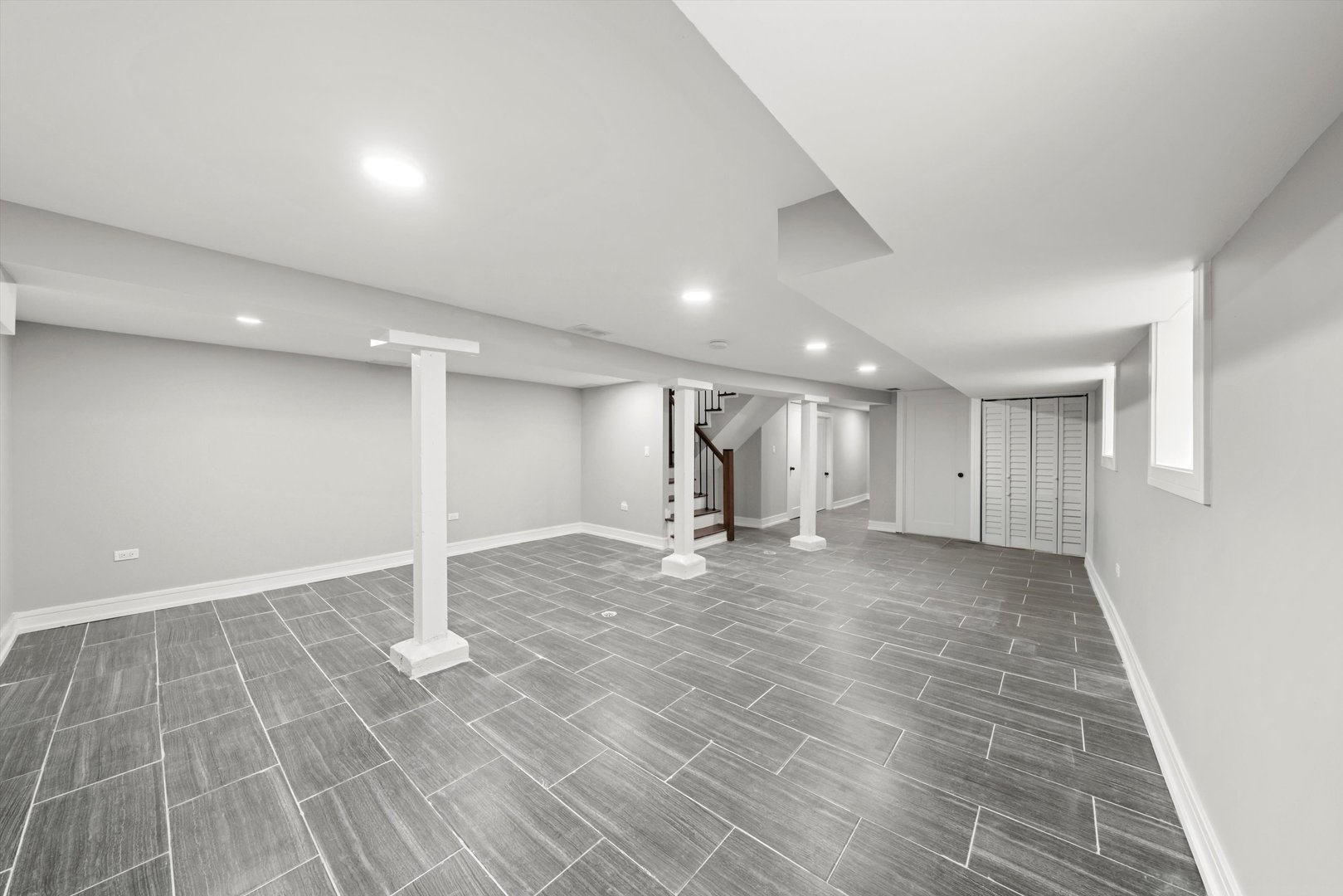 7747 South Rhodes Avenue Chicago, IL 60619 - Photo 30 of 43 Gallery Image 30