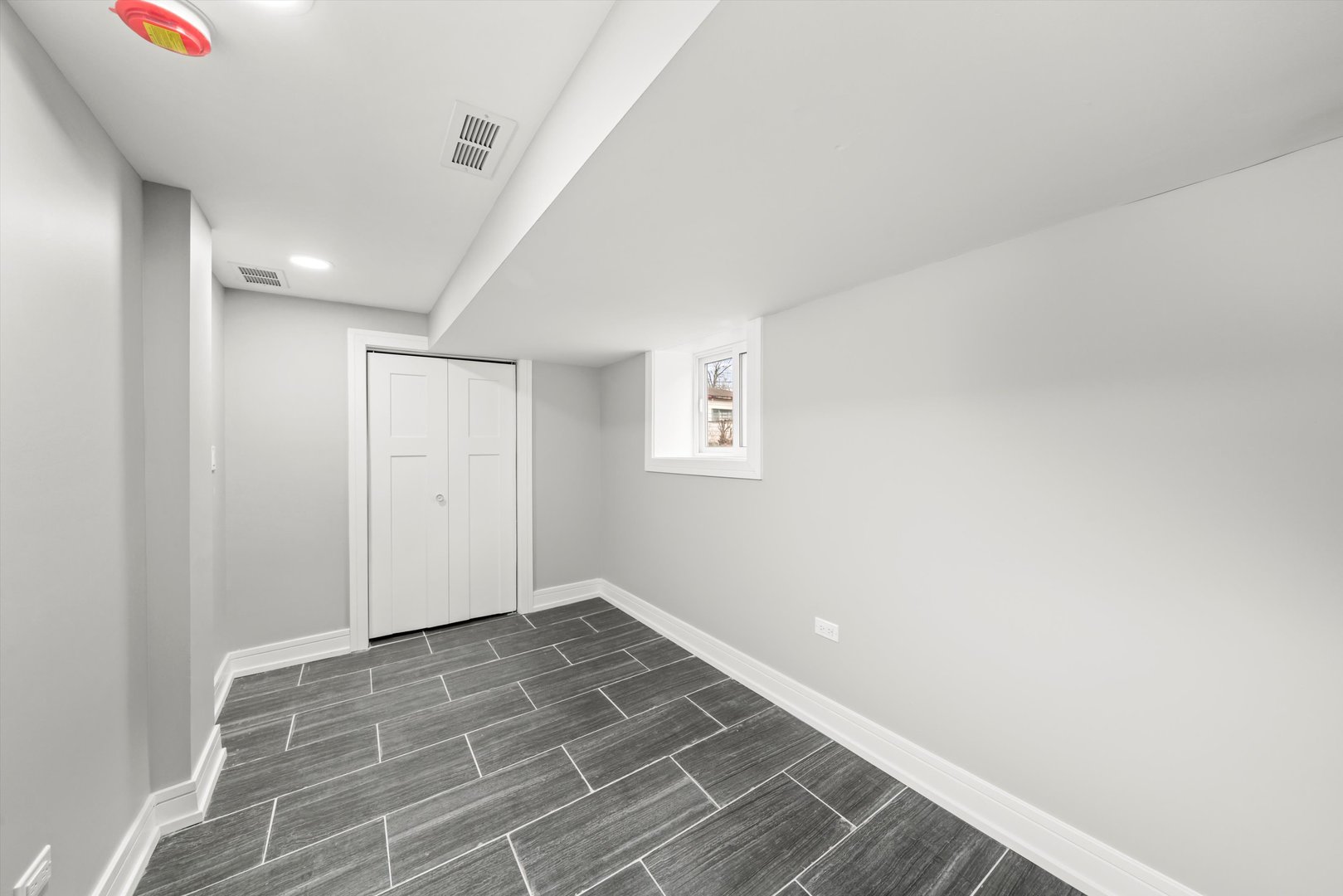 7747 South Rhodes Avenue Chicago, IL 60619 - Photo 31 of 43 Gallery Image 31