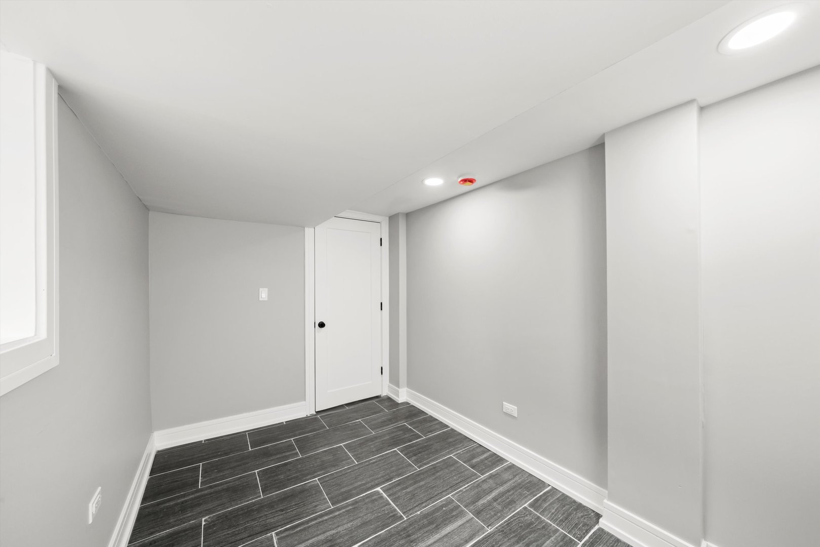 7747 South Rhodes Avenue Chicago, IL 60619 - Photo 32 of 43 Gallery Image 32