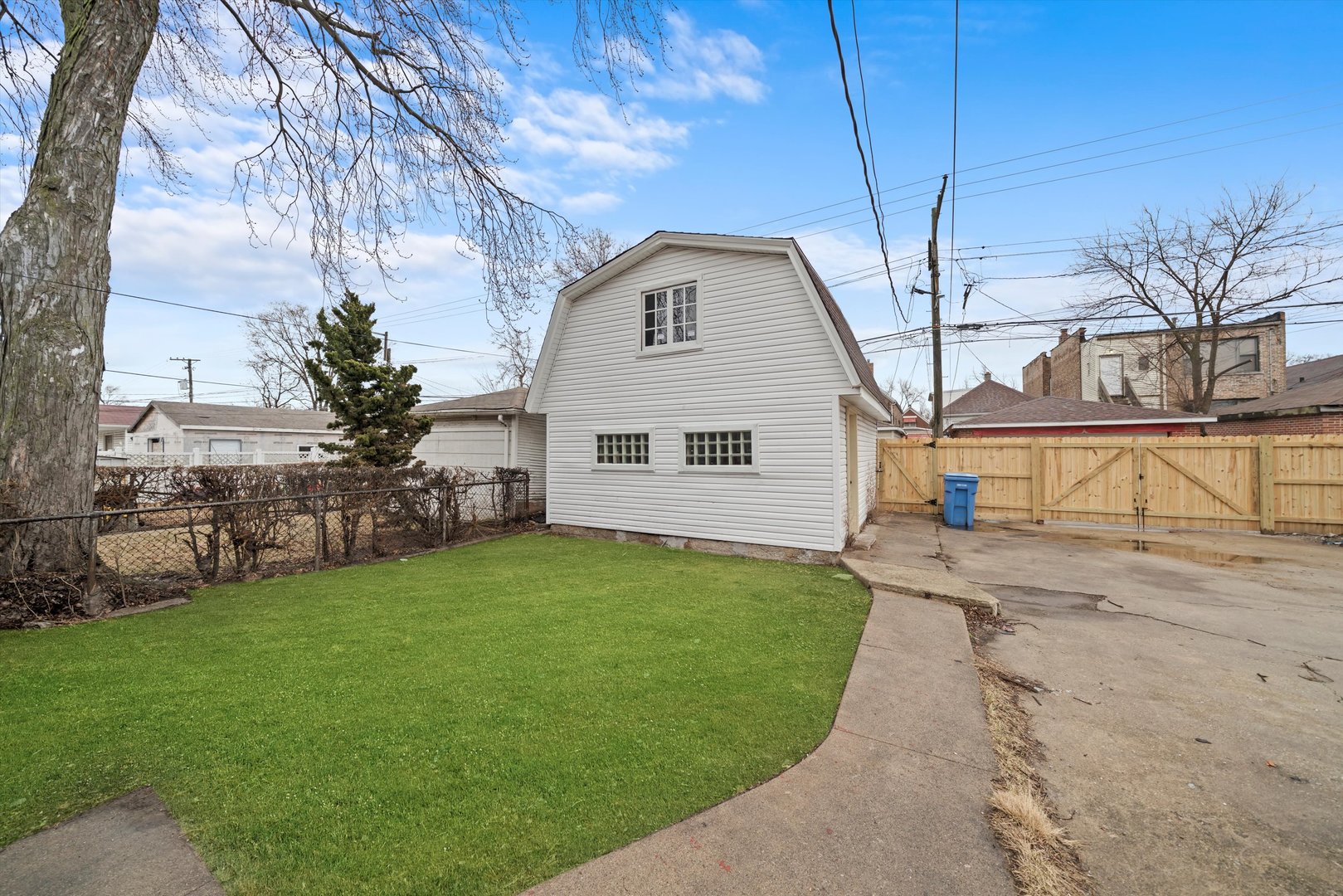 7747 South Rhodes Avenue Chicago, IL 60619 - Photo 41 of 43 Gallery Image 41