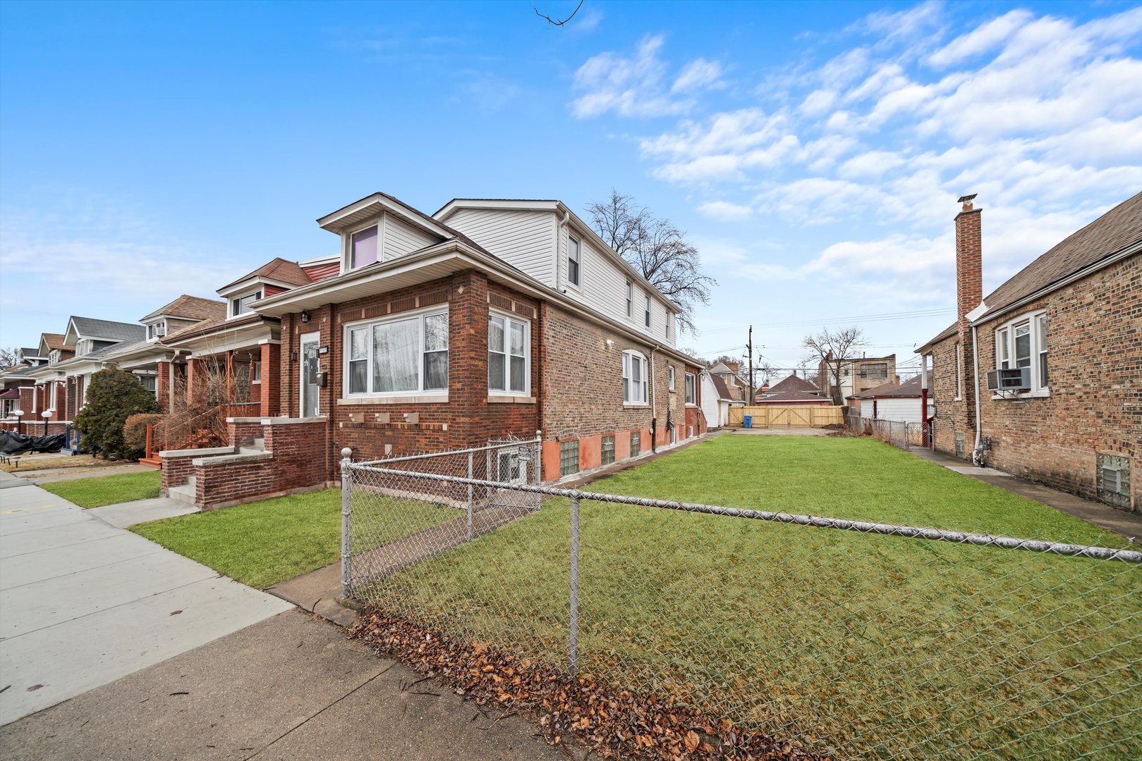 7747 South Rhodes Avenue Chicago, IL 60619 - Photo 5 of 43 Gallery Image 5