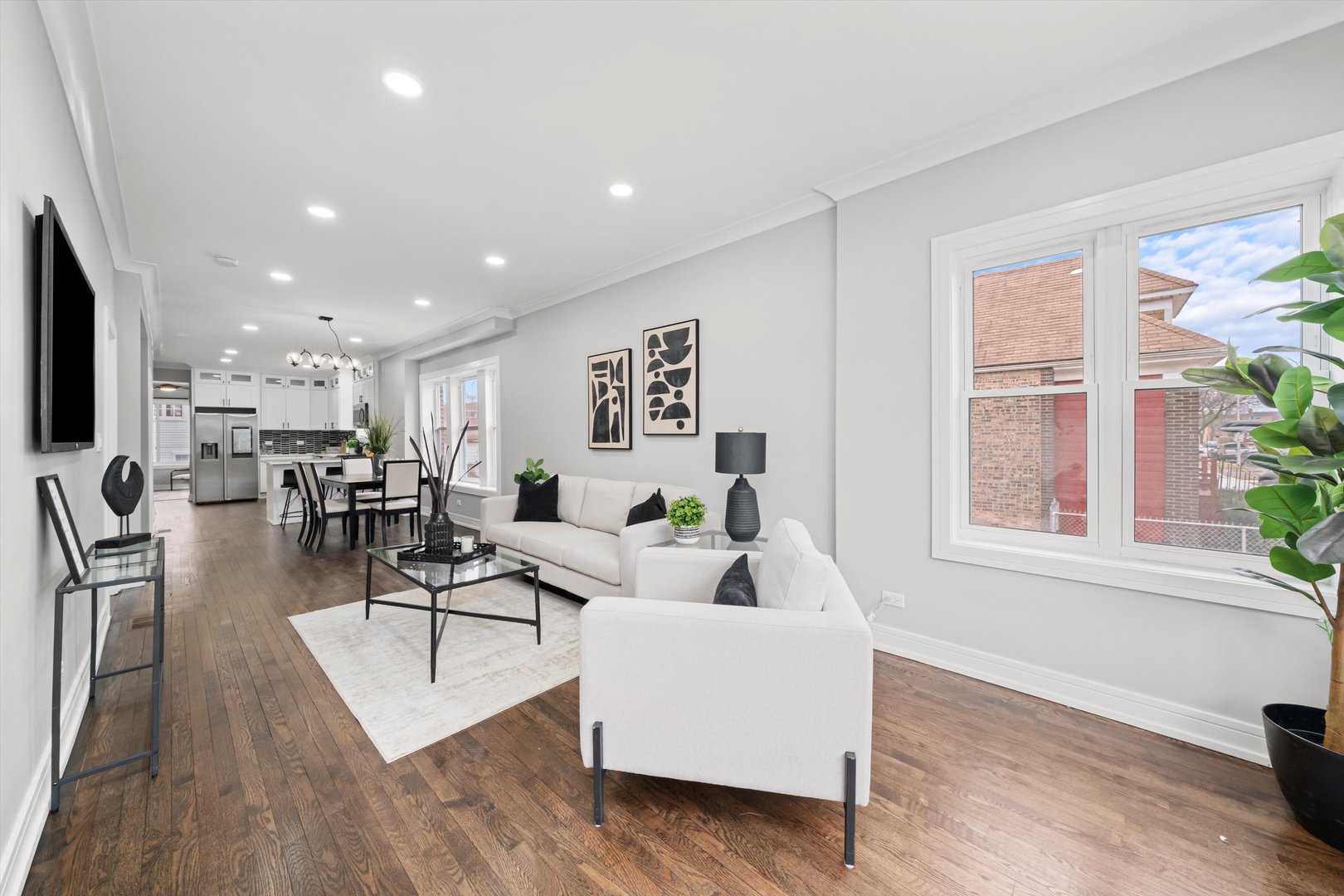 7747 South Rhodes Avenue Chicago, IL 60619 - Photo 6 of 43 Gallery Image 6