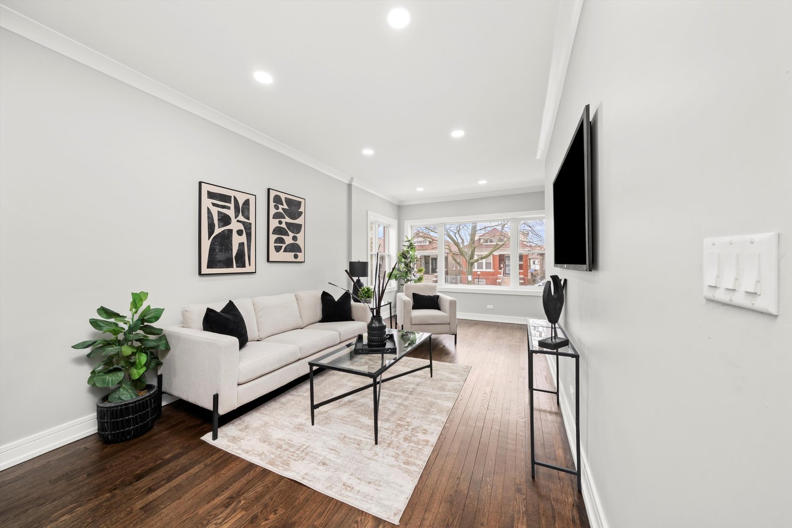 7747 South Rhodes Avenue Chicago, IL 60619 - Photo 7 of 43 Gallery Image 7