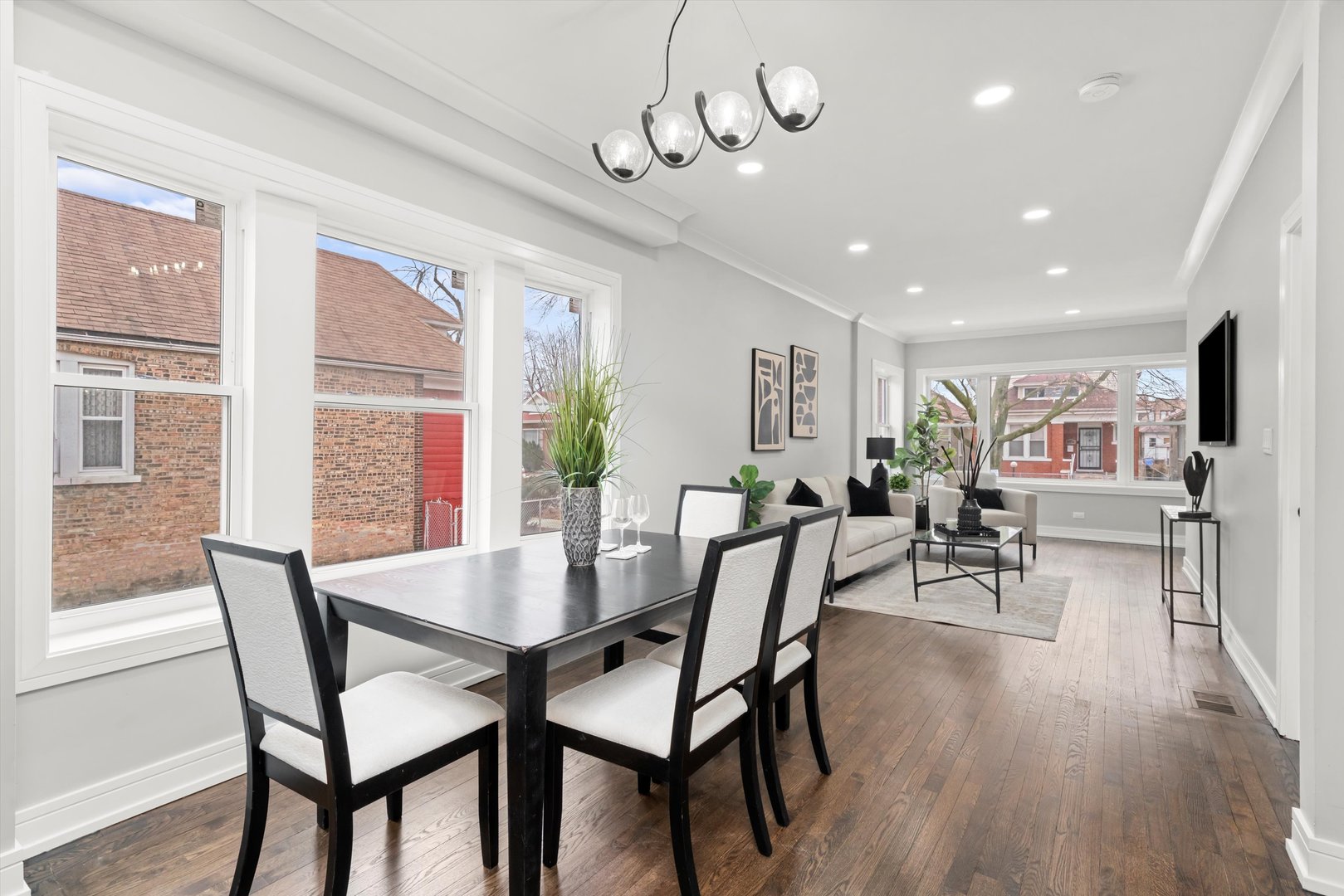 7747 South Rhodes Avenue Chicago, IL 60619 - Photo 10 of 43 Gallery Image 10