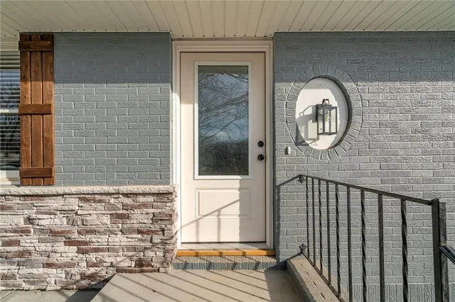 $425,000 | 8565 Wycoff Drive, De Soto, KS 66018