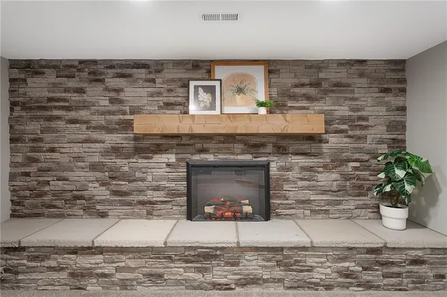 $425,000 | 8565 Wycoff Drive, De Soto, KS 66018