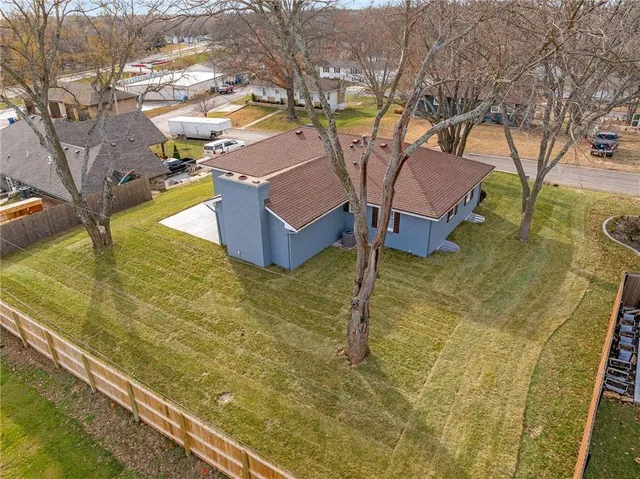$425,000 | 8565 Wycoff Drive, De Soto, KS 66018