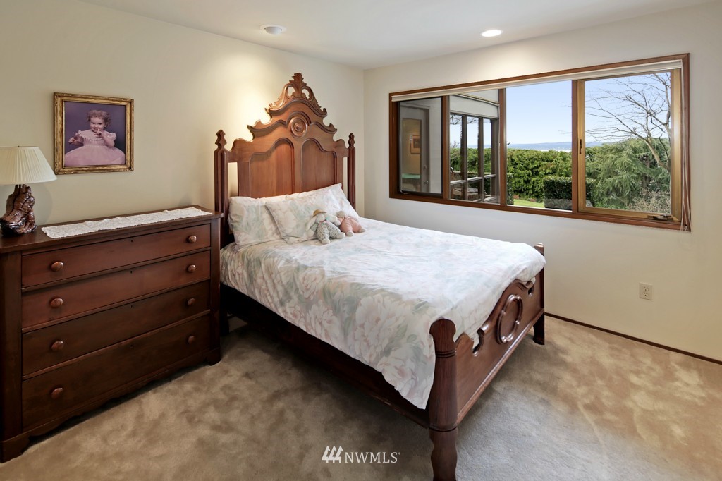 18373 Ridgefield Road Northwest Shoreline, WA 98177 - Photo 17 of 25 Gallery Image 17
