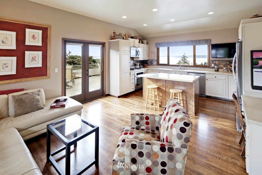 18373 Ridgefield Road Northwest Shoreline, WA 98177 - Photo 10 of 25 Gallery Image 10