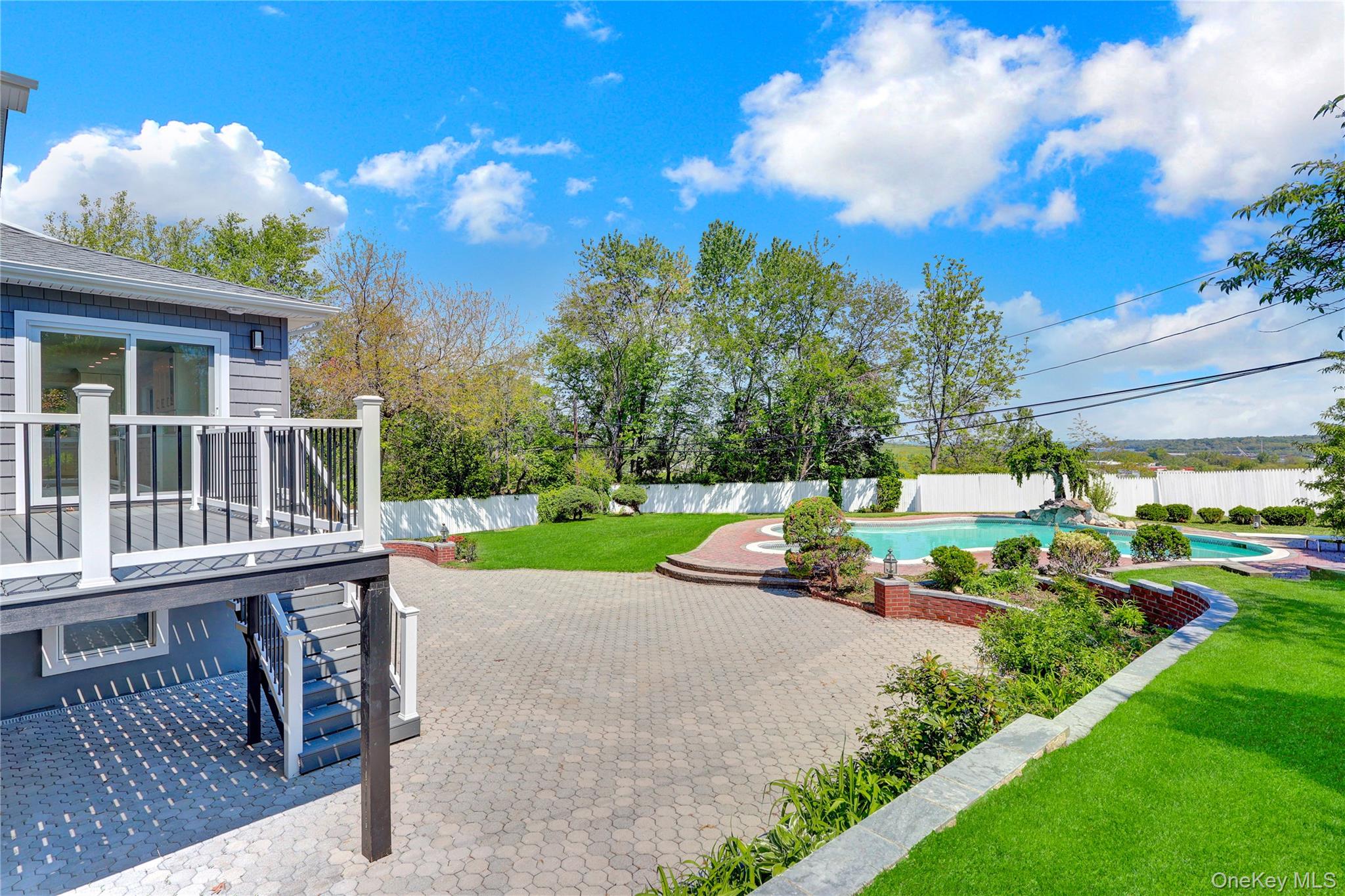52 Woodland Road Roslyn, NY 11576 - Photo 38 of 50 Back