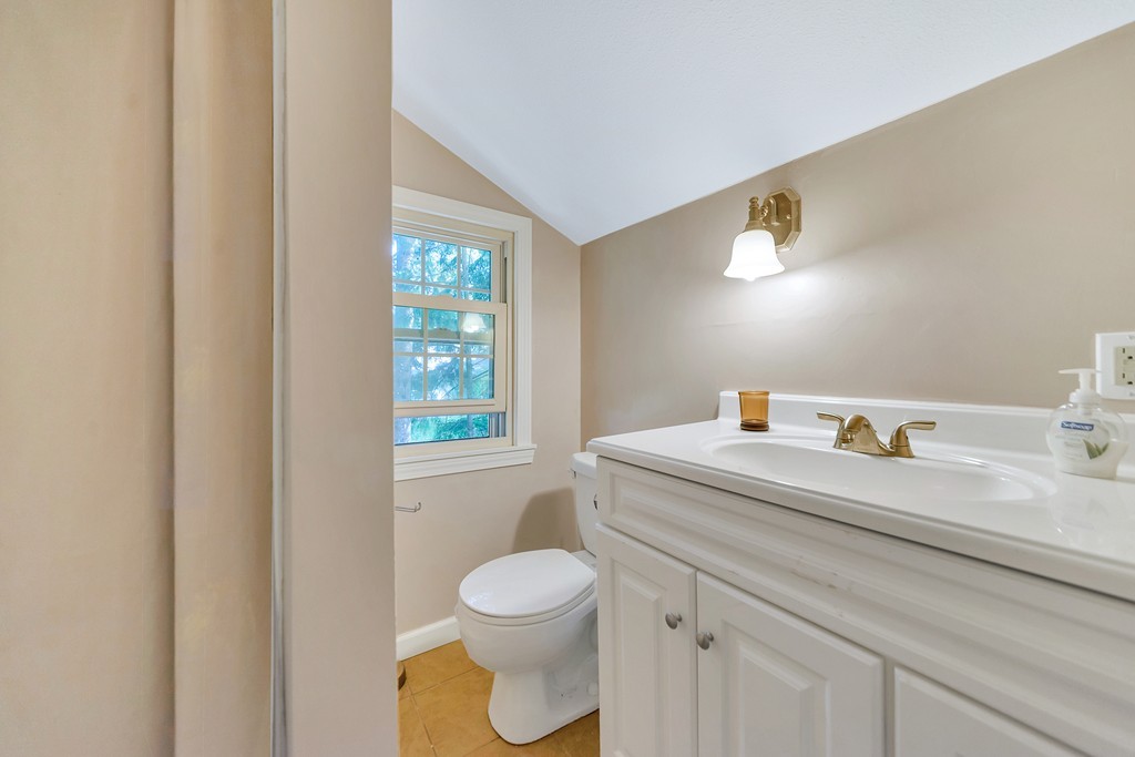23 Wendover Road Springfield, MA 01118 - Photo 12 of 23