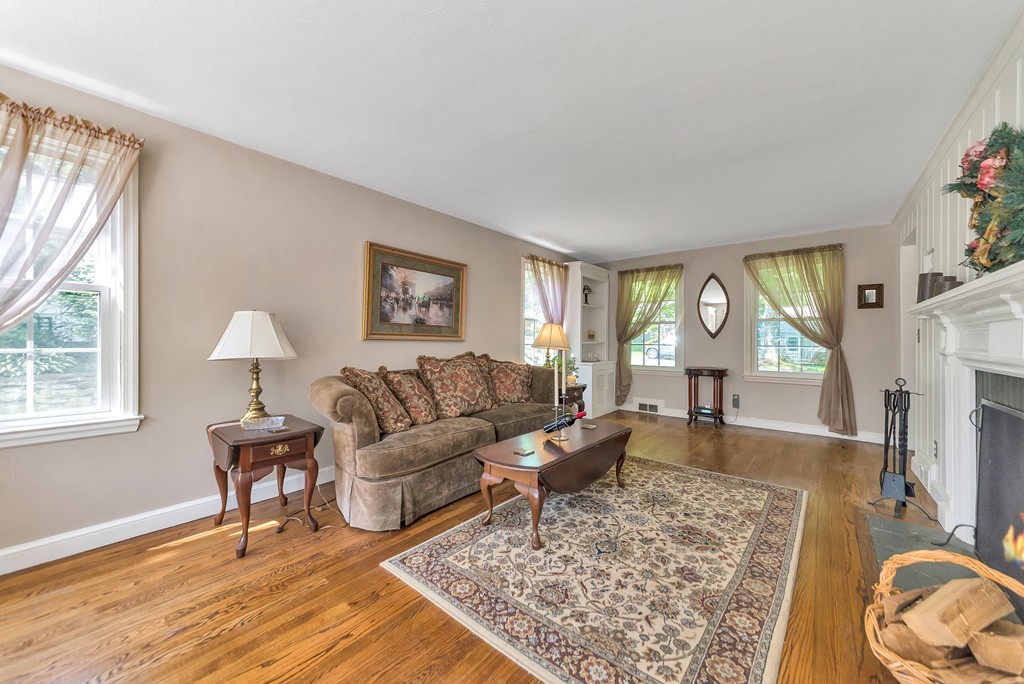 23 Wendover Road Springfield, MA 01118 - Photo 9 of 23