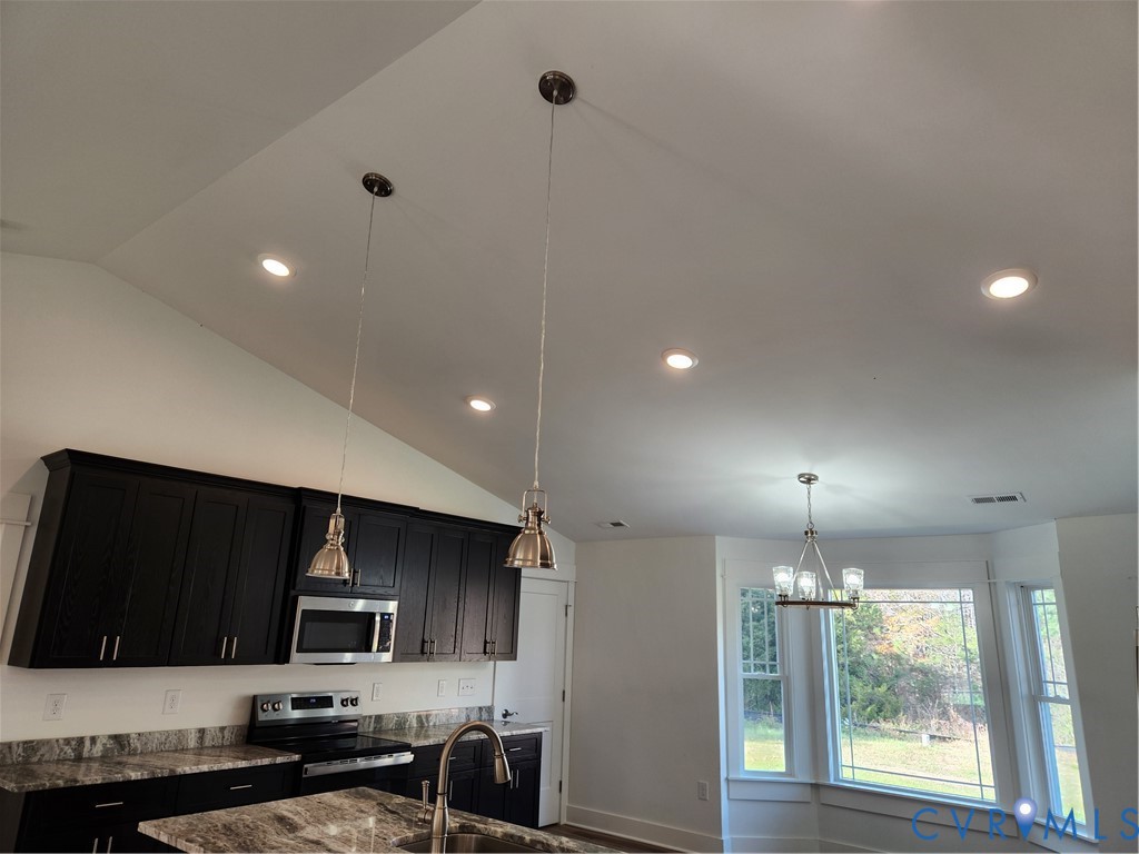 16266 Union Church Road Beaverdam, VA 23015 - Photo 17 of 42 Vaulted ceiling, recessed lighting.