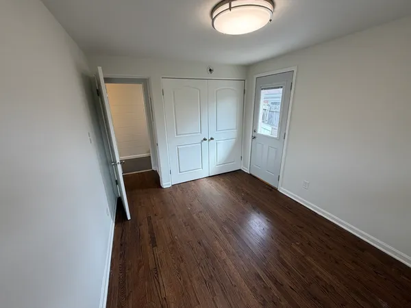 $1,725 | 26 East Washington Avenue, Unit 1, Lake Bluff, IL 60044