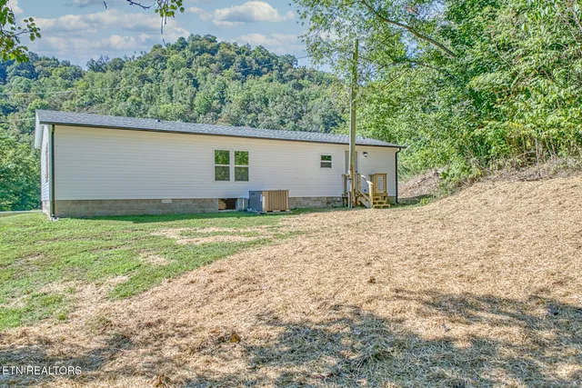 $249,900 | 2204 Wartrace Highway, Whitleyville, TN 38588