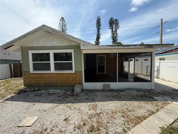 $302,500 | 2722 9th Avenue West, Bradenton, FL 34205