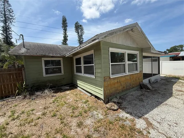 $302,500 | 2722 9th Avenue West, Bradenton, FL 34205