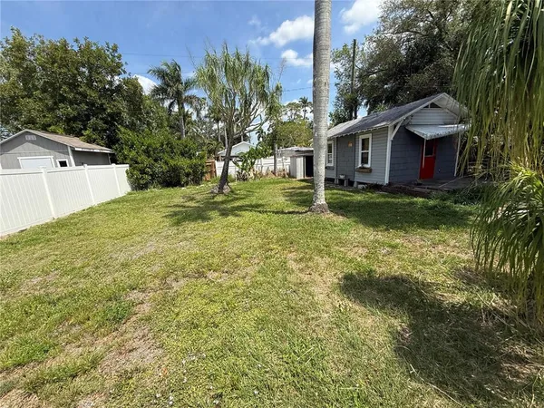 $302,500 | 2722 9th Avenue West, Bradenton, FL 34205