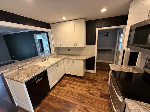 $302,500 | 2722 9th Avenue West, Bradenton, FL 34205