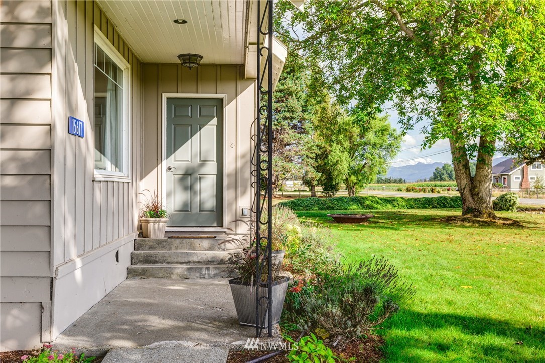 15617 Field Road Bow, WA 98232 - Photo 4 of 39 Gallery Image 4