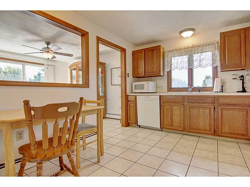 50 Glocester Road Narragansett, RI 02882 - Photo 4 of 25 Kitchen.