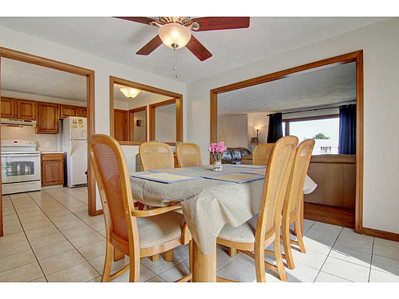 50 Glocester Road Narragansett, RI 02882 - Photo 7 of 25 Dining Room.
