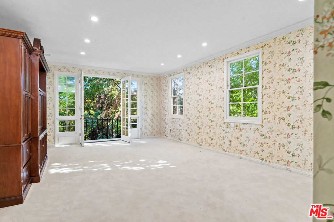12386 Ridge Circle Los Angeles, CA 90049 - Photo 45 of 65