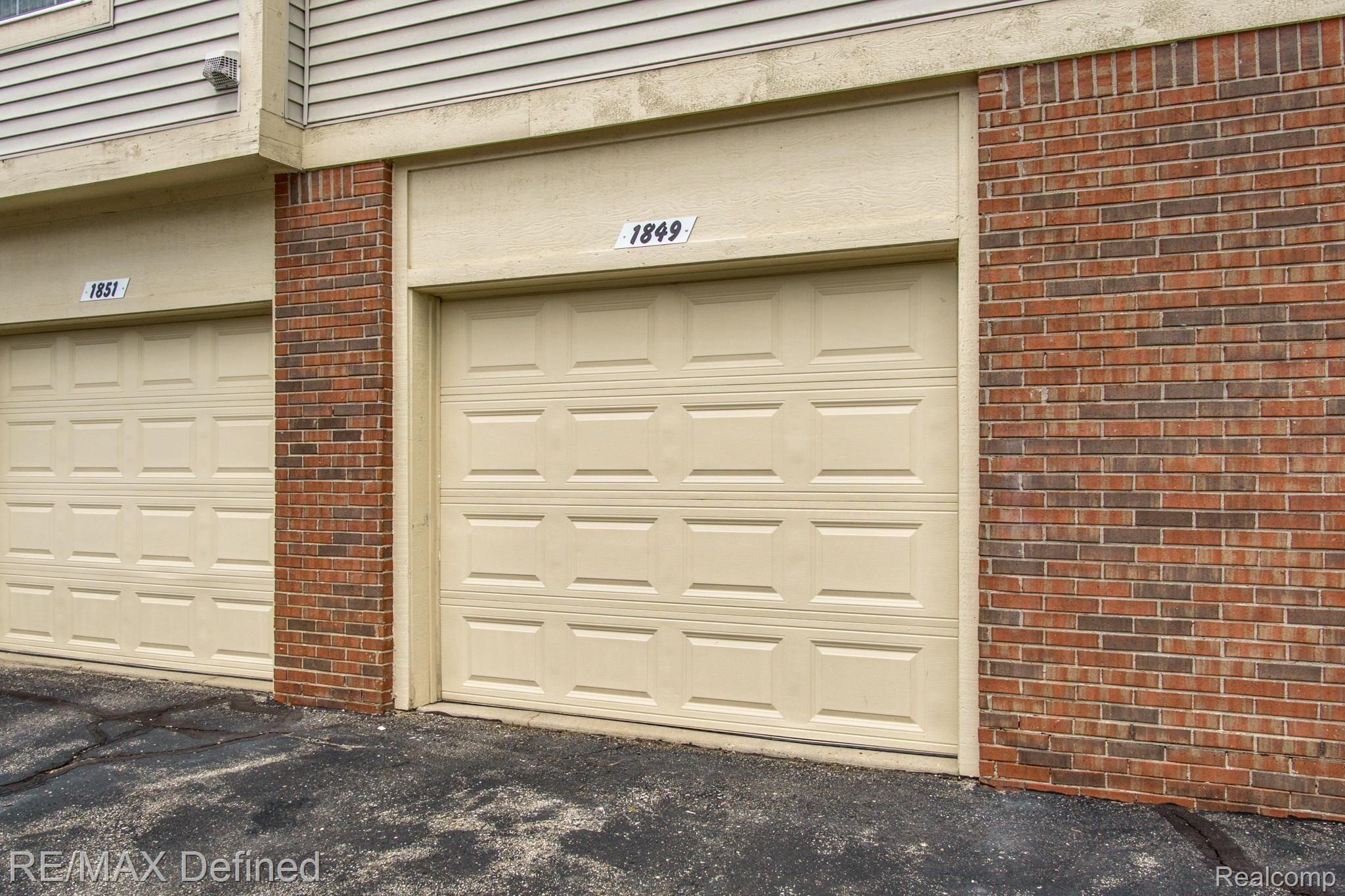 1849 Flagstone Circle Rochester, MI 48307 - Photo 4 of 23 1849-Flagstone-Cir-06.jpg