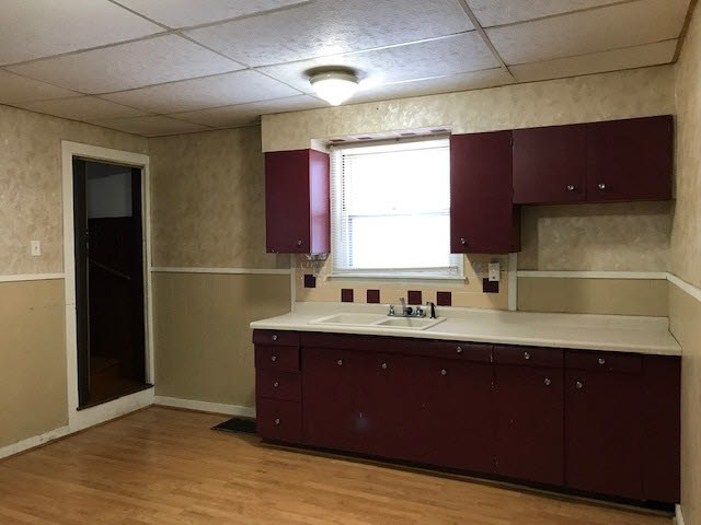222 19th Place Clinton, IA 52732 - Photo 7 of 21 Gallery Image 7