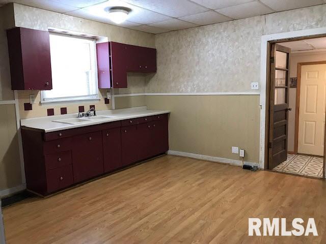 222 19th Place Clinton, IA 52732 - Photo 8 of 21 Gallery Image 8