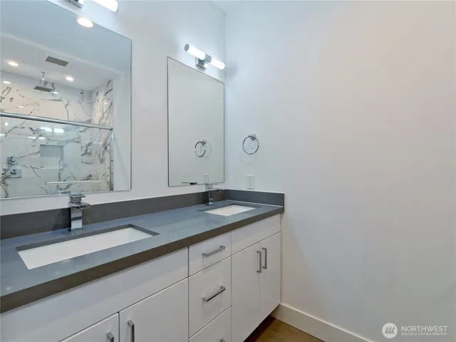 $3,195 | 14023 Greenwood Avenue North, Unit C, Seattle, WA 98133