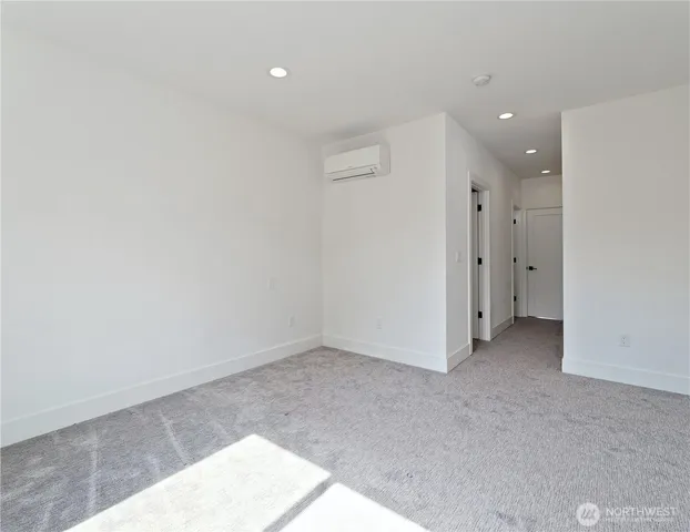 $3,195 | 14023 Greenwood Avenue North, Unit C, Seattle, WA 98133