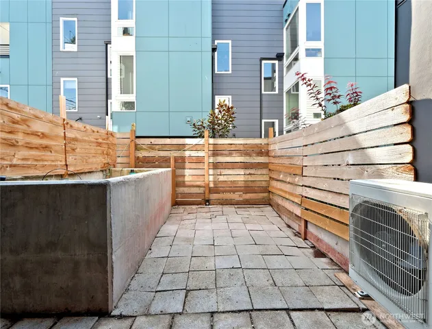 $3,195 | 14023 Greenwood Avenue North, Unit C, Seattle, WA 98133